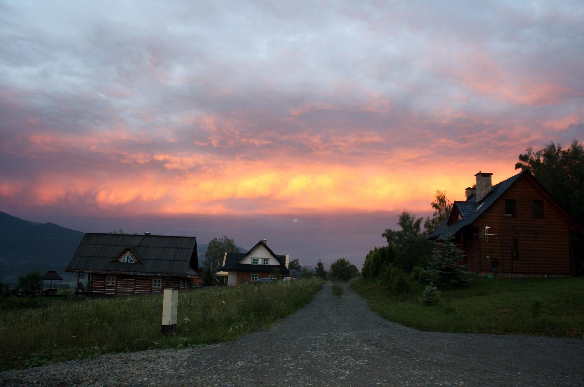 Panskiemisie Domki Caloroczne Sauna Jacuzzi Wetlina Exterior photo